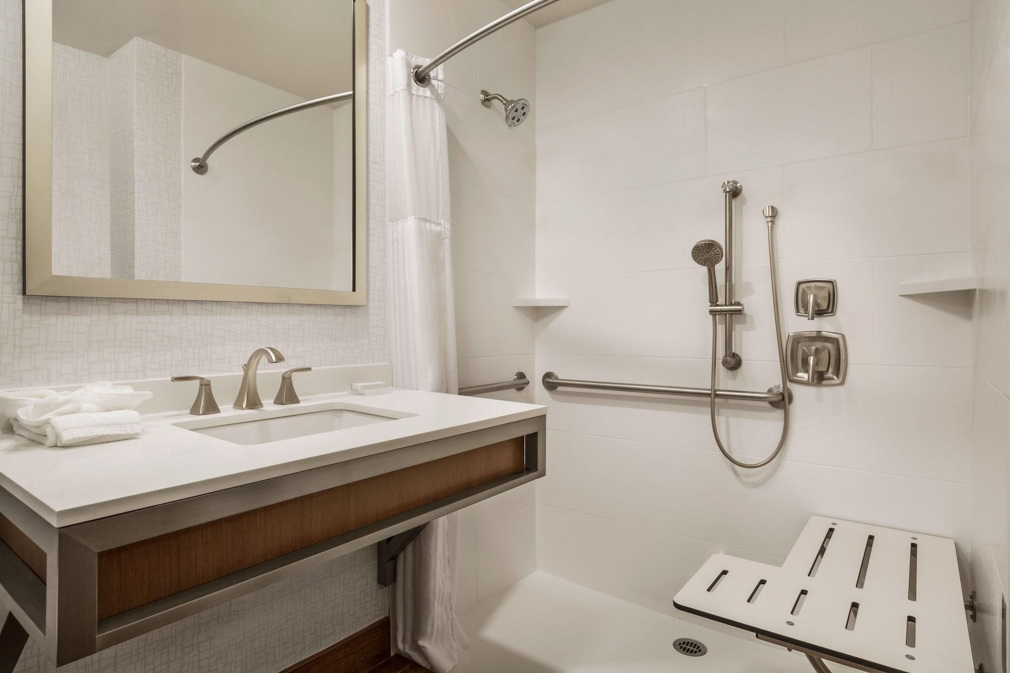 Hilton Garden 3*