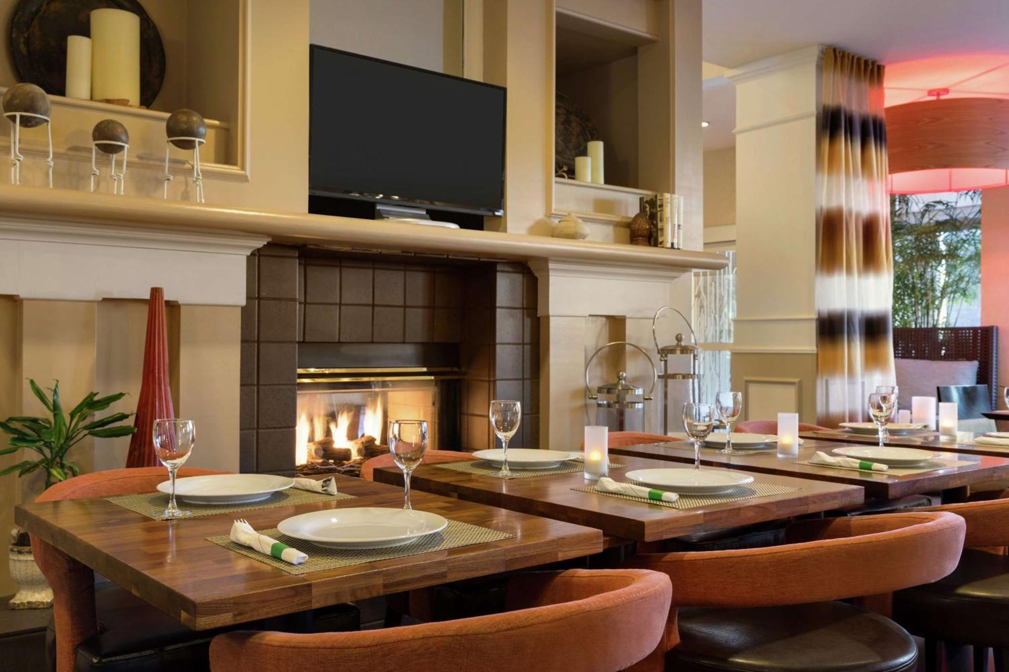 Hilton Garden Hotel 3*